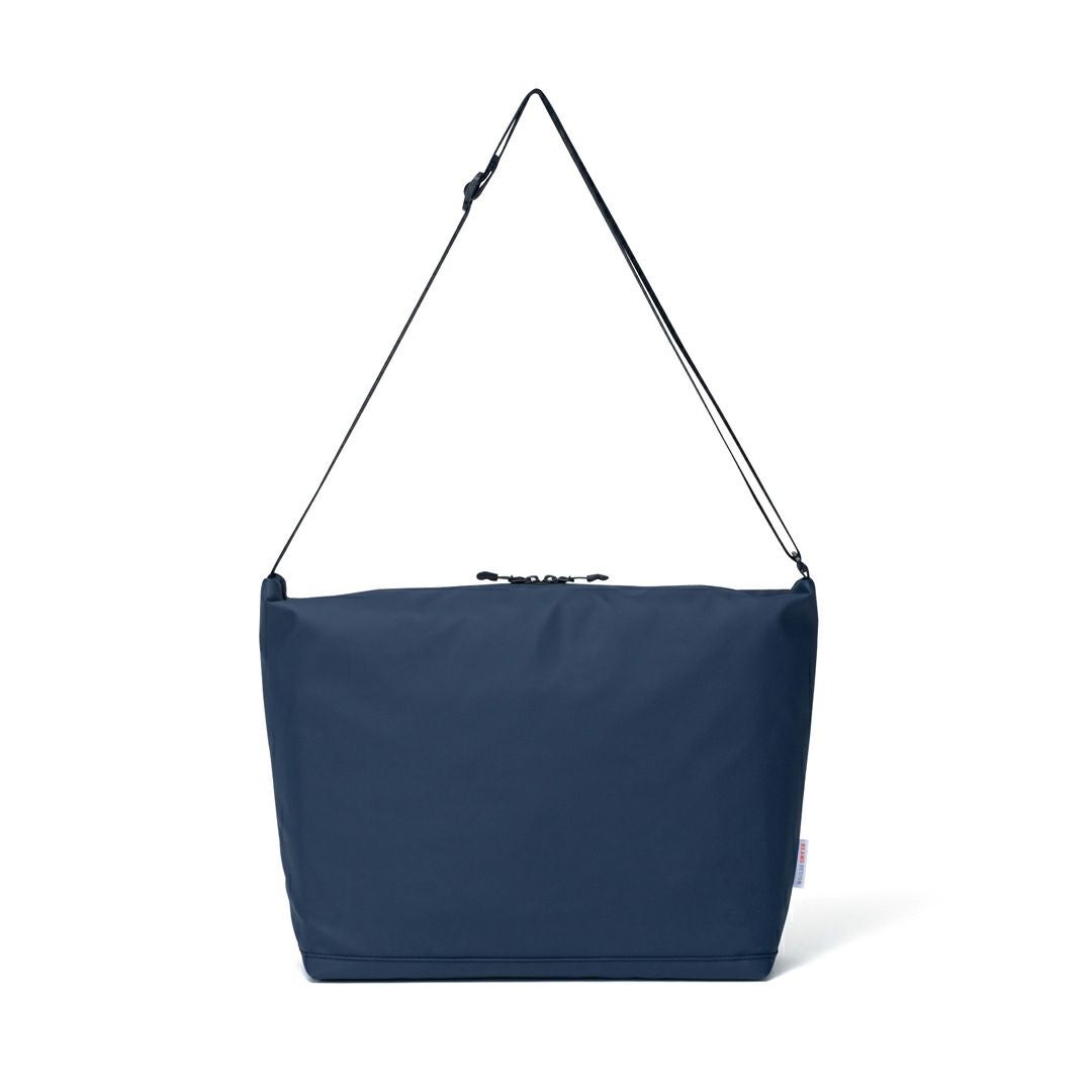 BEAMS DESIGN ELASTIC MESH ショルダーバッグ【BMMH0BSA】 ネイビー