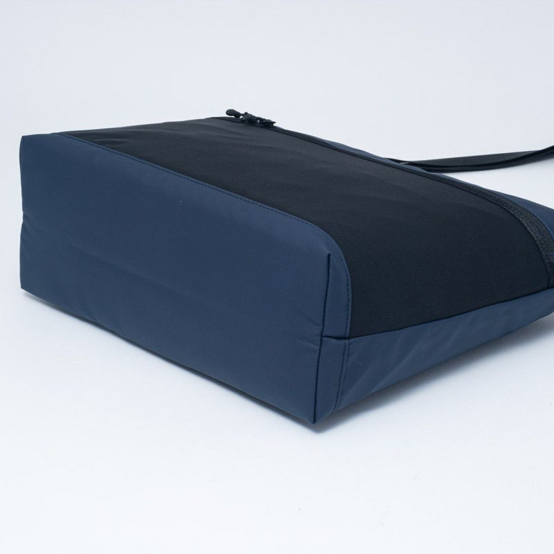 BEAMS DESIGN ELASTIC MESH ショルダーバッグ【BMMH0BSA】 ネイビー