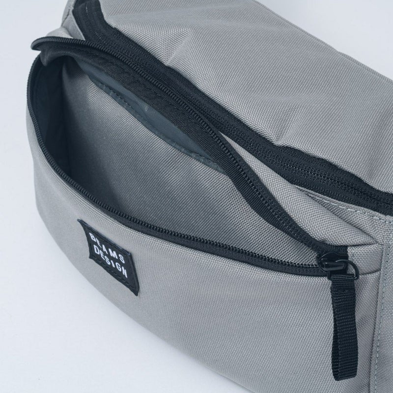BEAMS DESIGN Every One 横型ボディバッグ グレー