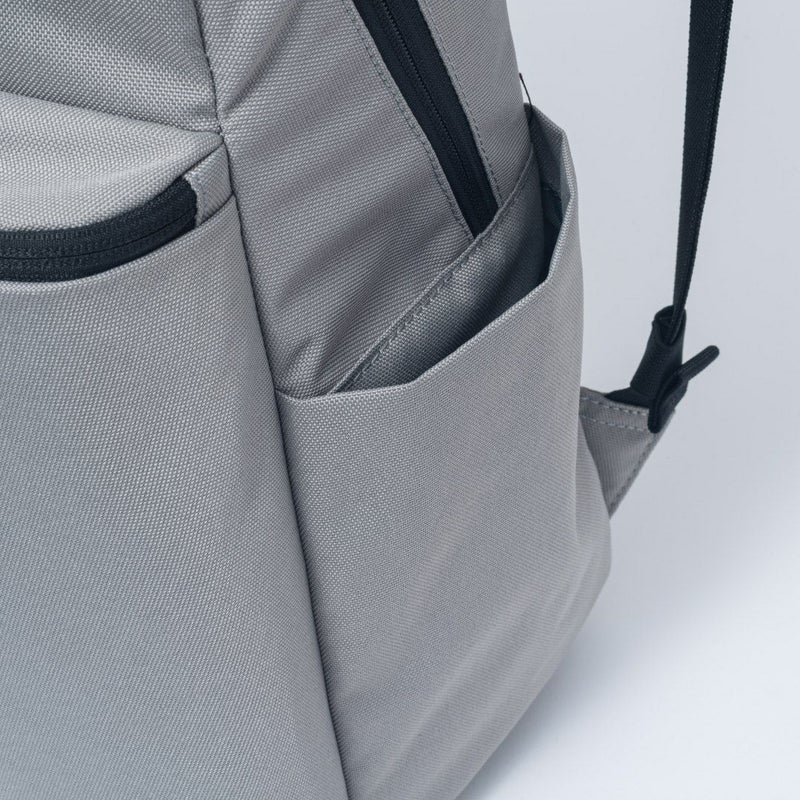 BEAMS DESIGN Every One バックパック グレー