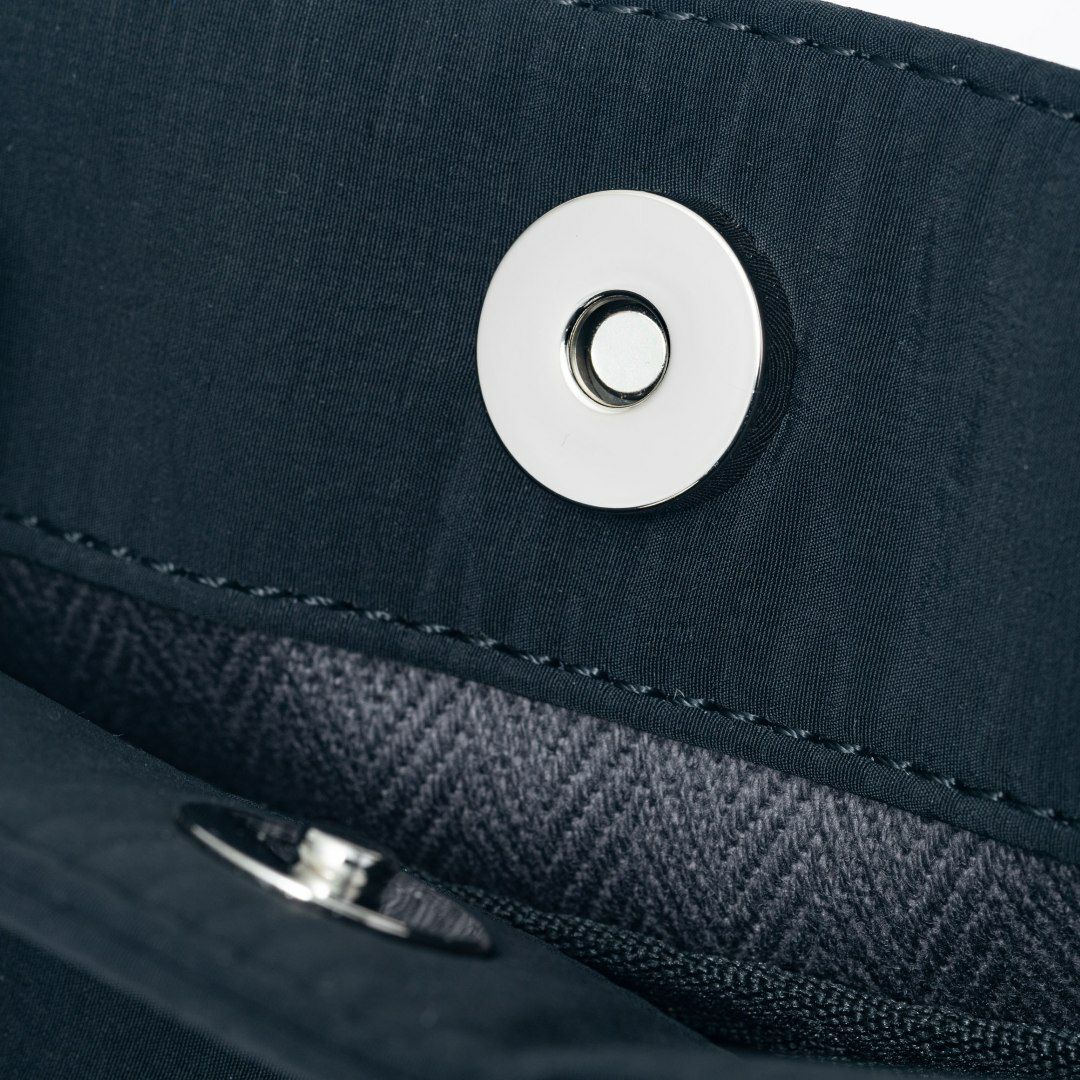 MANIUNO KAJIF スクエアミニトート(S) ブラック