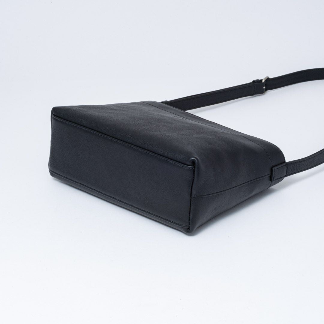 MARGARET HOWELL idea リドニー ショルダー 商品｜THE BAGMANIA