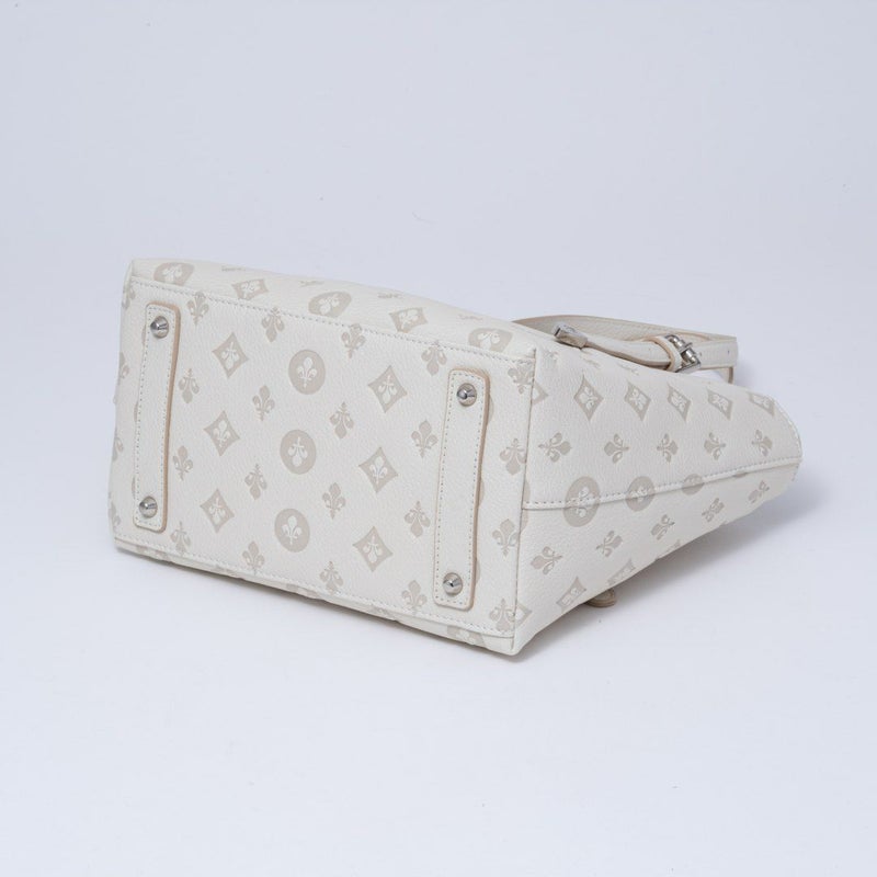 PATRICK COXリリーエンボス トート(M) ホワイト