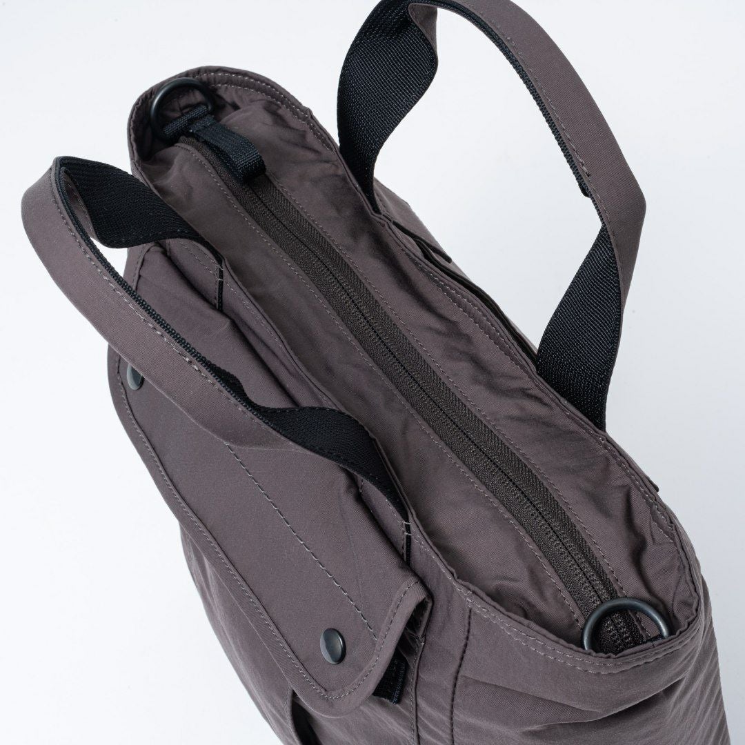 MARGARET HOWELL idea マドックス 2WAYハンド チャコールグレー