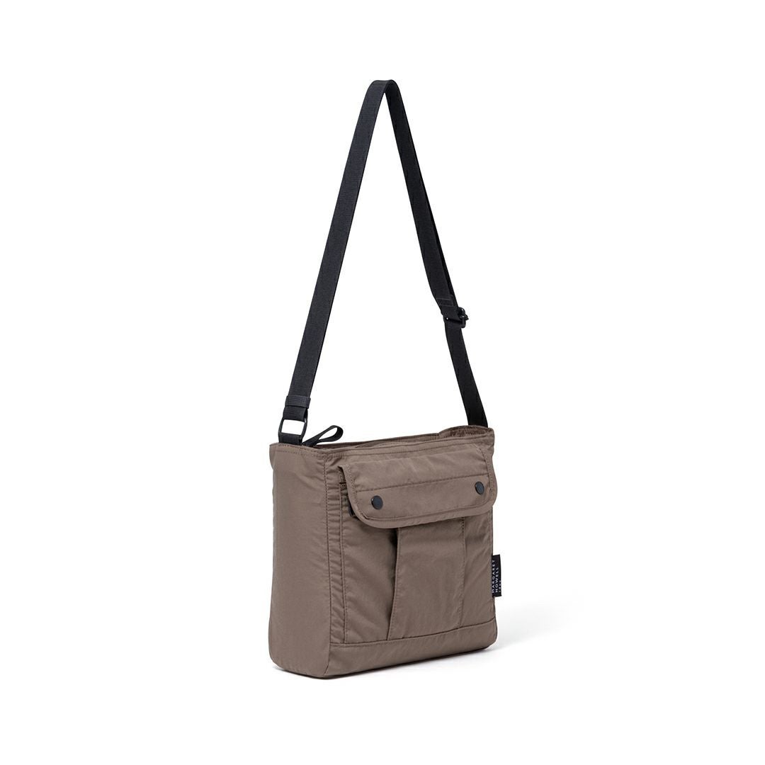 MARGARET HOWELL idea マドックス ショルダー 商品｜THE BAGMANIA