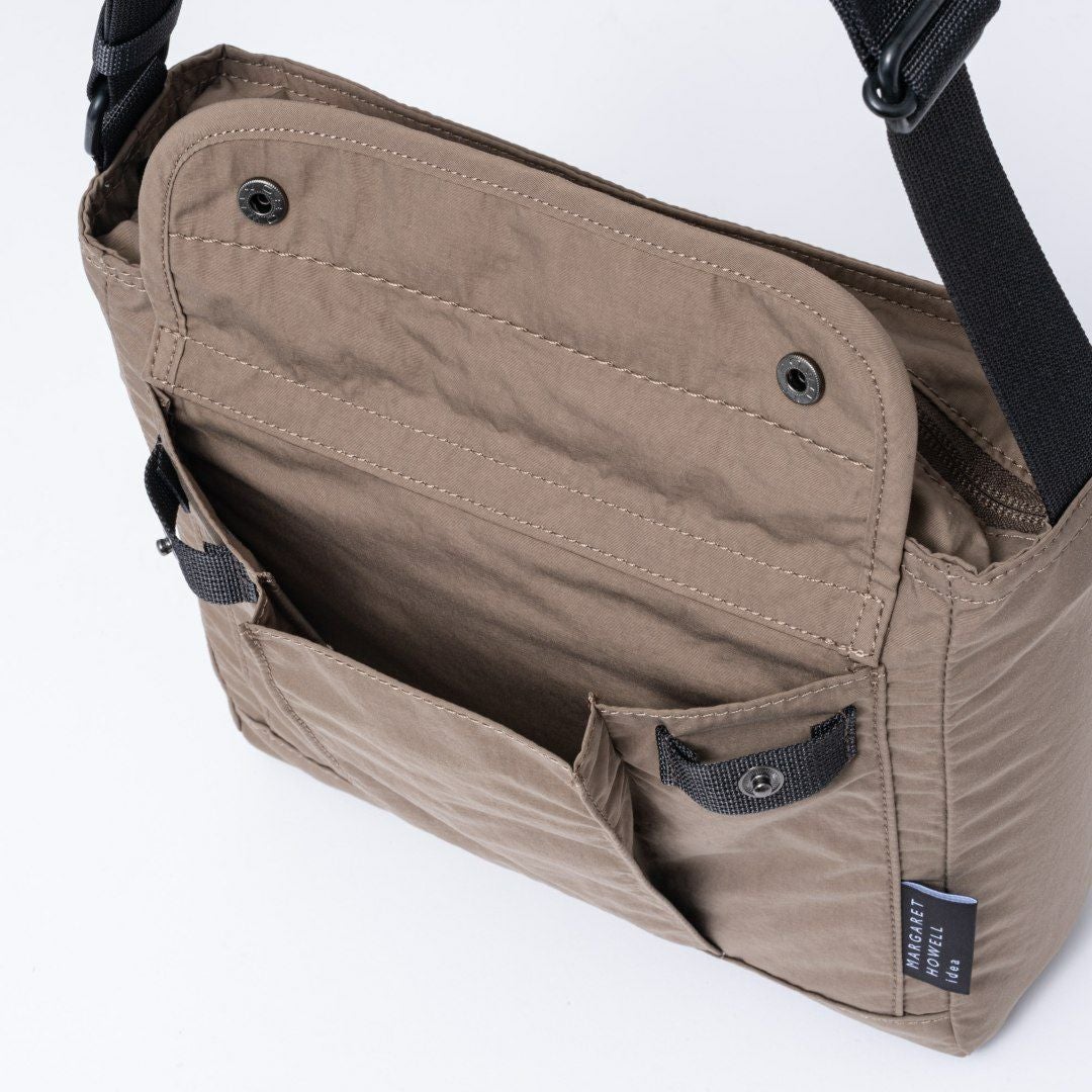 MARGARET HOWELL idea マドックス ショルダー 商品｜THE BAGMANIA