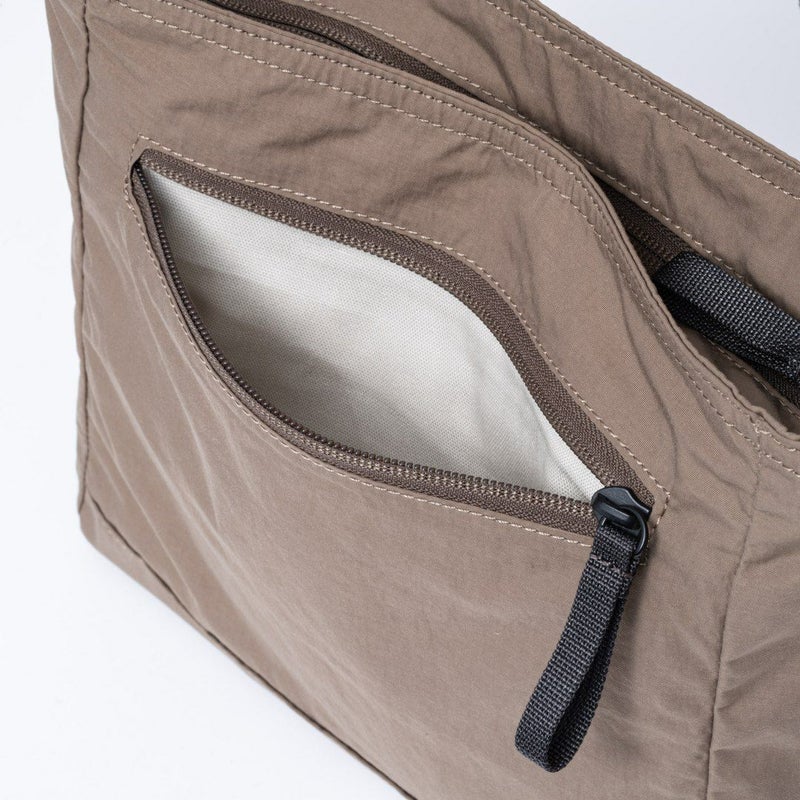 MARGARET HOWELL idea マドックス ショルダー ベージュ