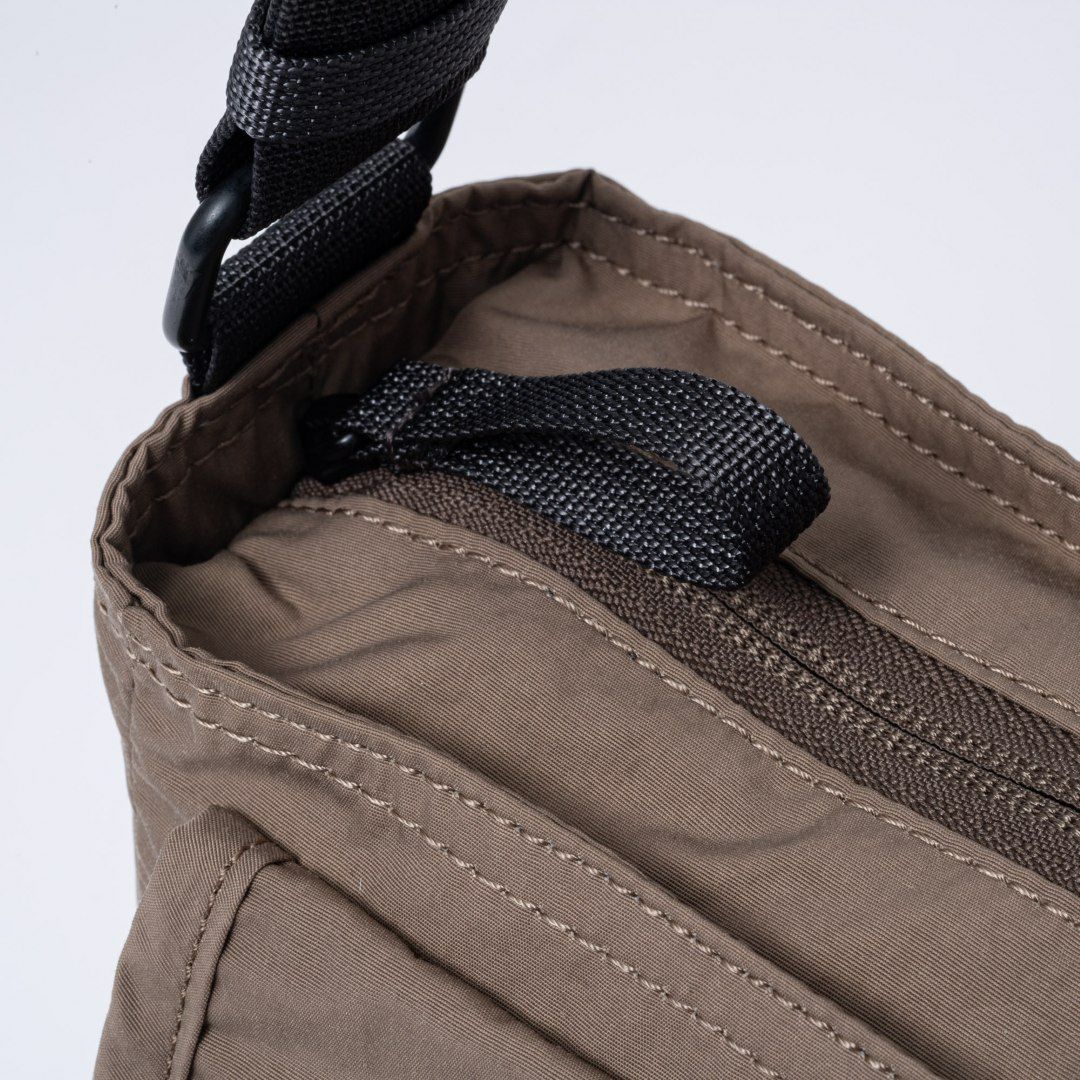 MARGARET HOWELL idea マドックス ショルダー 商品｜THE BAGMANIA