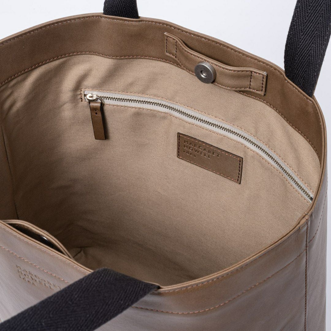 MARGARET HOWELL idea テュードル トート(M) 商品｜THE BAGMANIA
