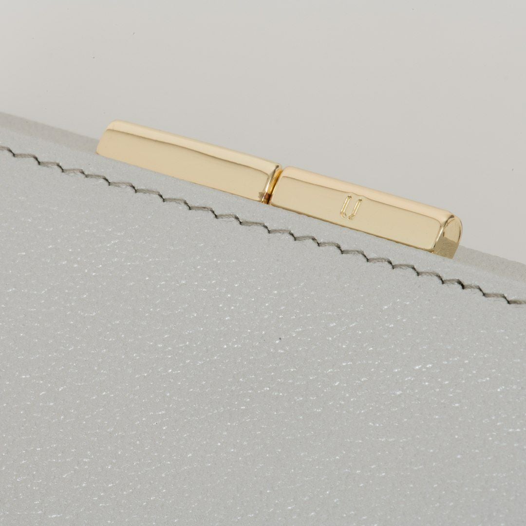 U by ungaroパピヨン 口金折り財布 シルバー