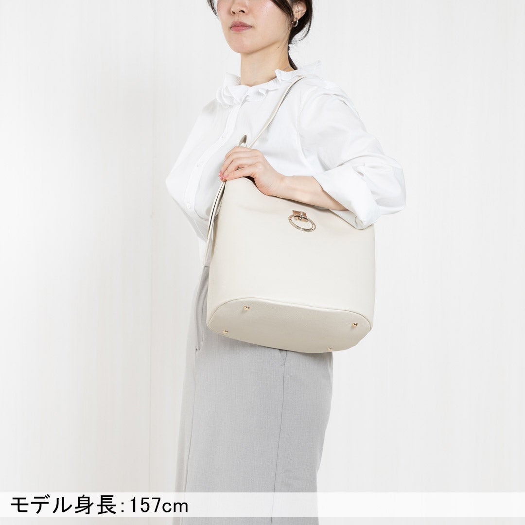 JILL STUART クレッセント ワンショルダー
