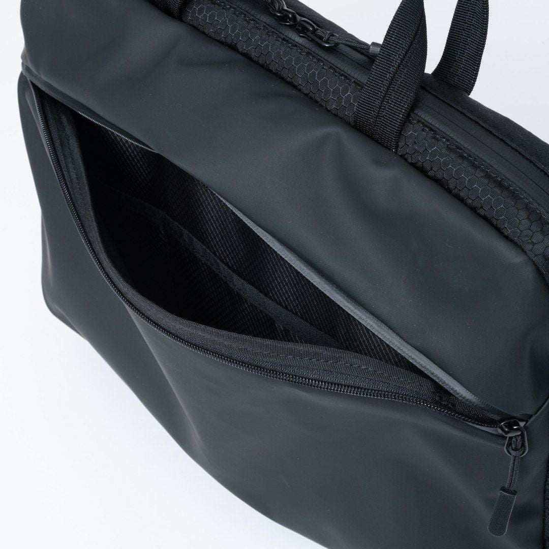 BEAMS DESIGN Watertight ブリーフケース(S) 商品｜THE BAGMANIA