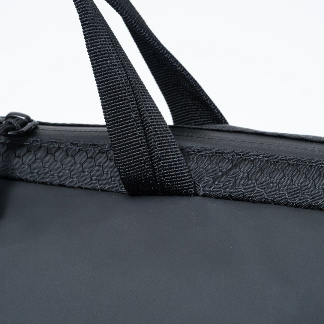 BEAMS DESIGN Watertight ブリーフケース(S)【BMMH5GT2】 ブラック