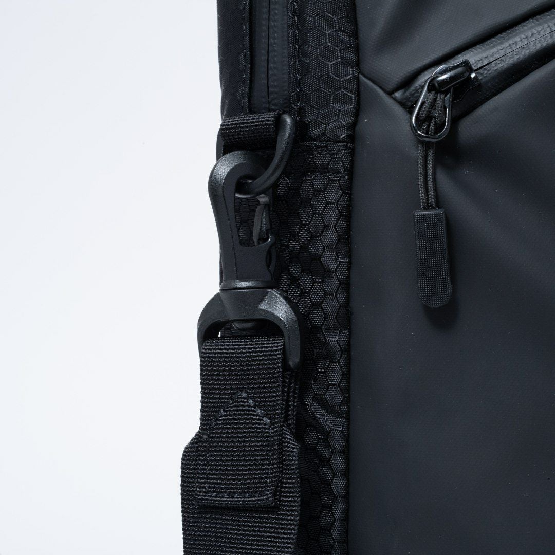 BEAMS DESIGN Watertight ブリーフケース(S)【BMMH5GT2】 ブラック