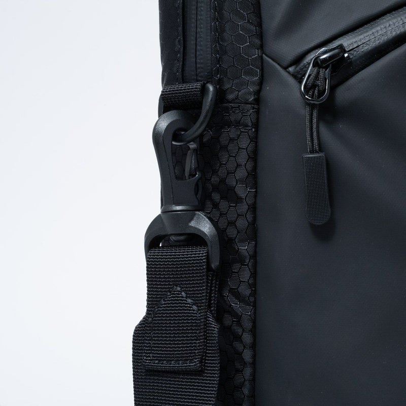 BEAMS DESIGN Watertight ブリーフケース(S)【BMMH5GT2】 ブラック