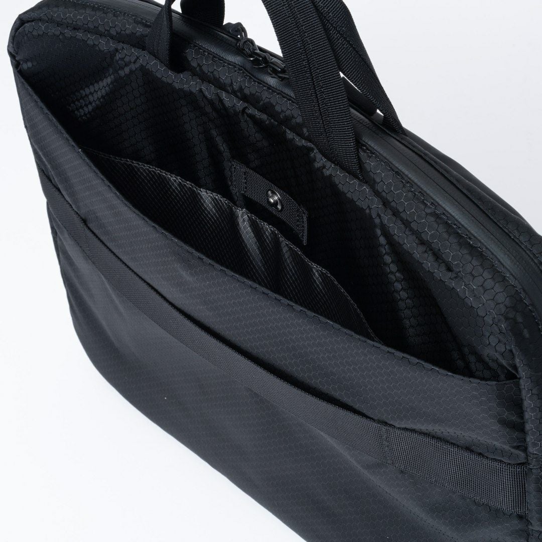 BEAMS DESIGN Watertight ブリーフケース(S)【BMMH5GT2】 ブラック