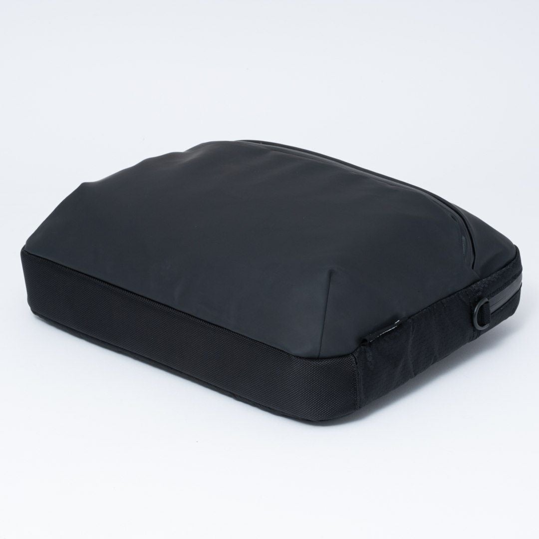 BEAMS DESIGN Watertight ブリーフケース(S)【BMMH5GT2】 ブラック