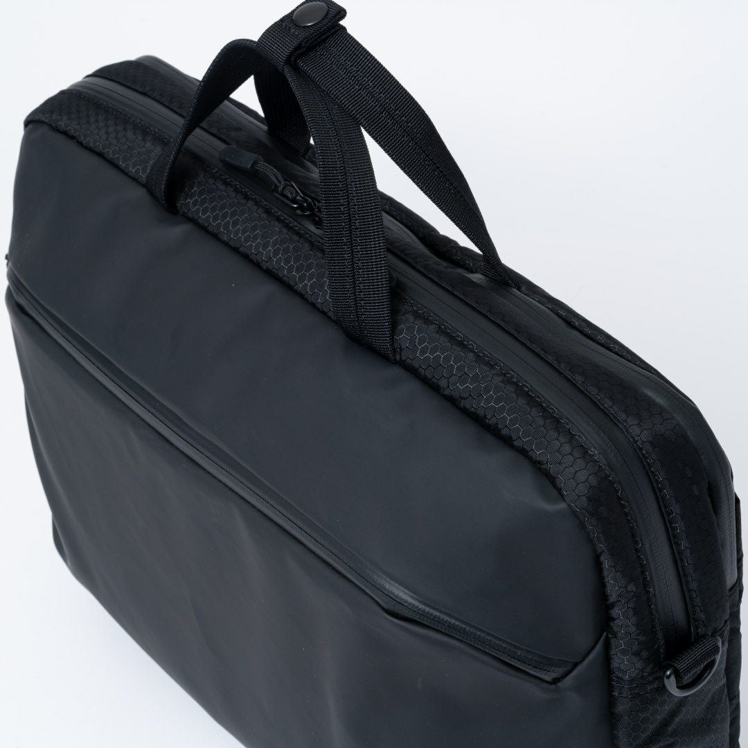BEAMS DESIGN Watertight ブリーフケース(M) 商品｜THE BAGMANIA