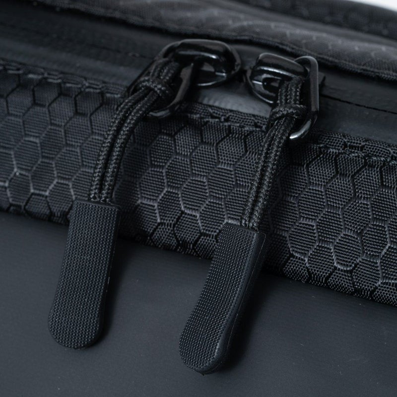 BEAMS DESIGN Watertight ブリーフケース(M)【BMMH5GT3】 ブラック