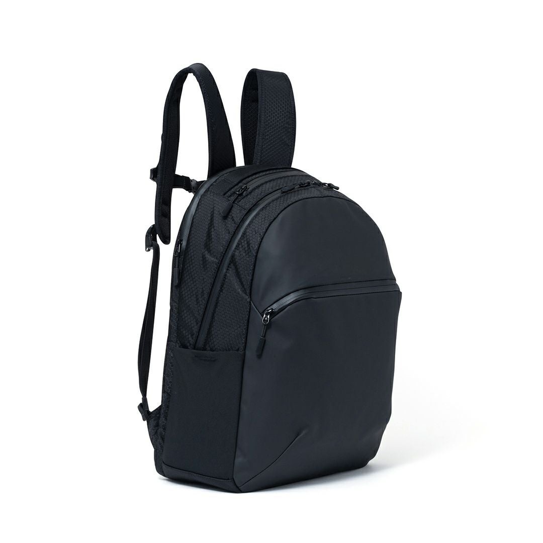 BEAMS DESIGN Watertight バックパック(M)【BMMH5GR1】 ブラック