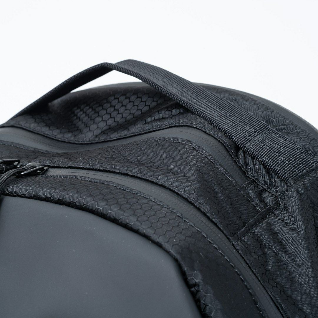 BEAMS DESIGN Watertight バックパック(L)【BMMH5GR2】 ブラック