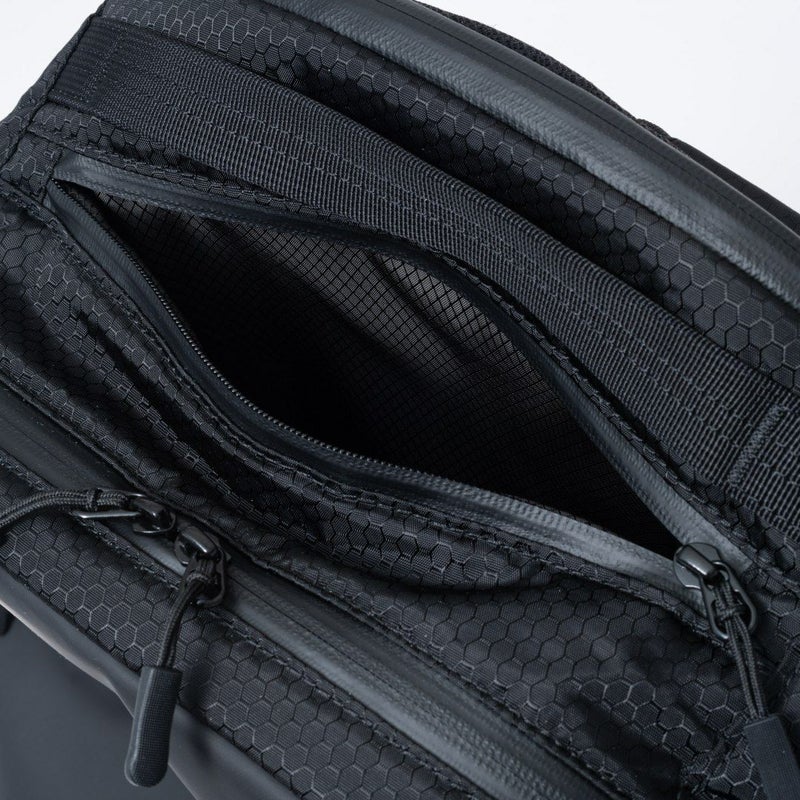 BEAMS DESIGN Watertight バックパック(L)【BMMH5GR2】 ブラック