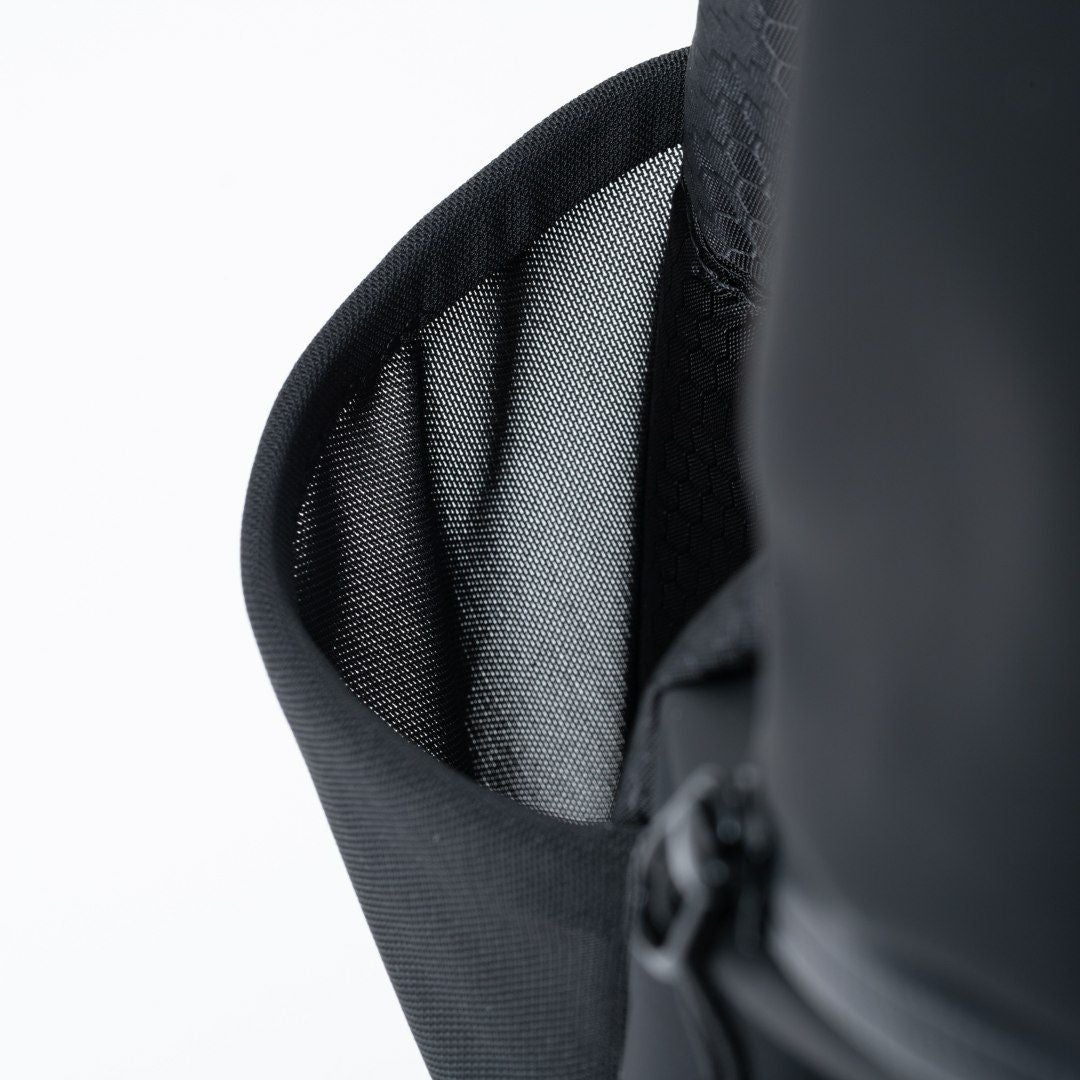 BEAMS DESIGN Watertight バックパック(L)【BMMH5GR2】 ブラック