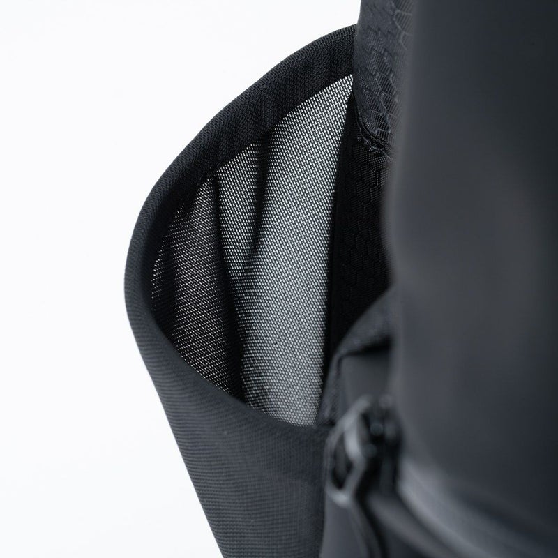 BEAMS DESIGN Watertight バックパック(L)【BMMH5GR2】 ブラック