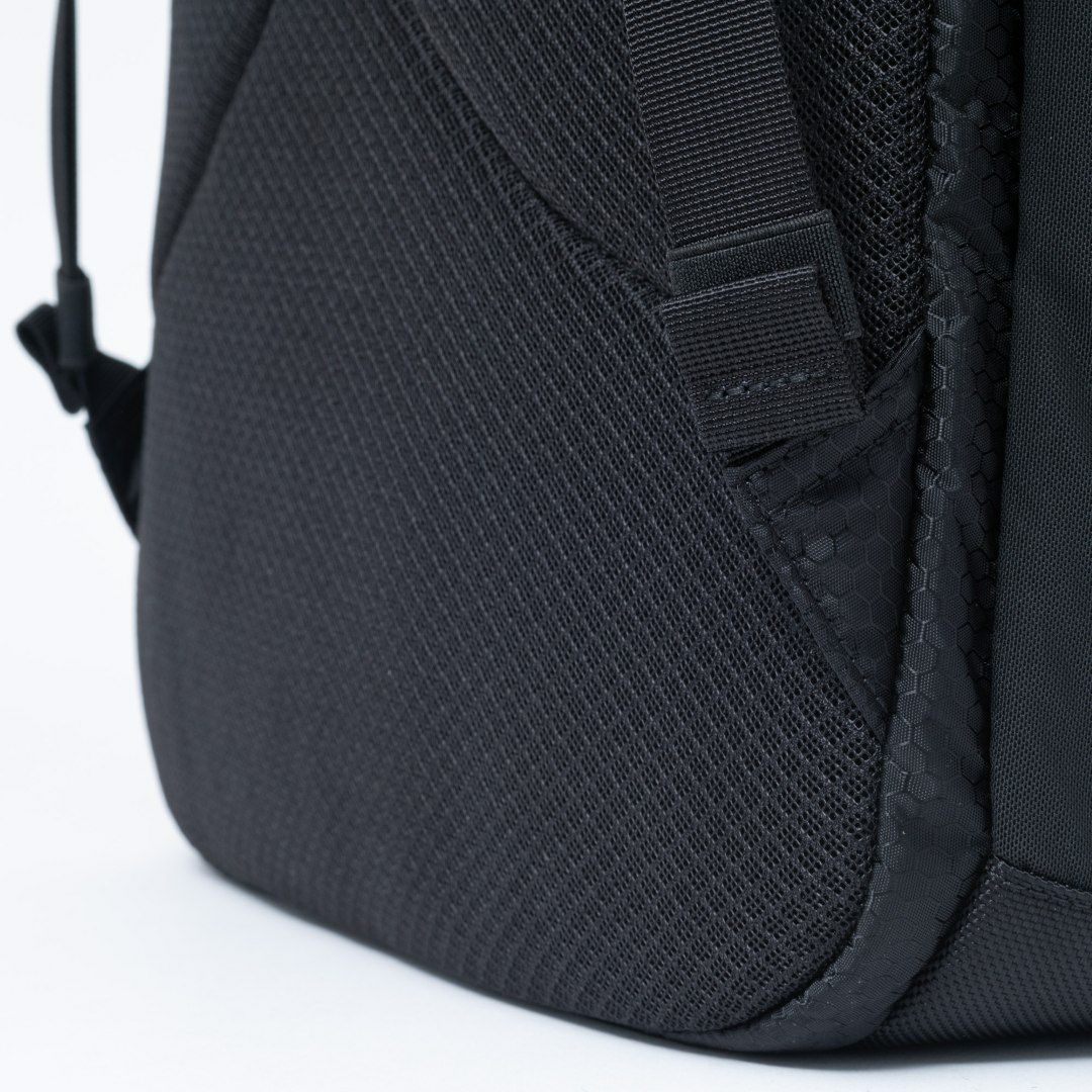 BEAMS DESIGN Watertight バックパック(L)【BMMH5GR2】 ブラック