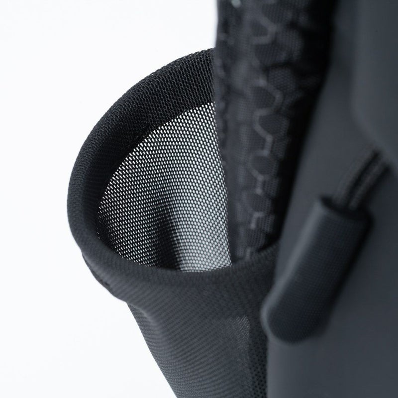 BEAMS DESIGN Watertight バックパック(S)【BMMH5GR3】 ブラック