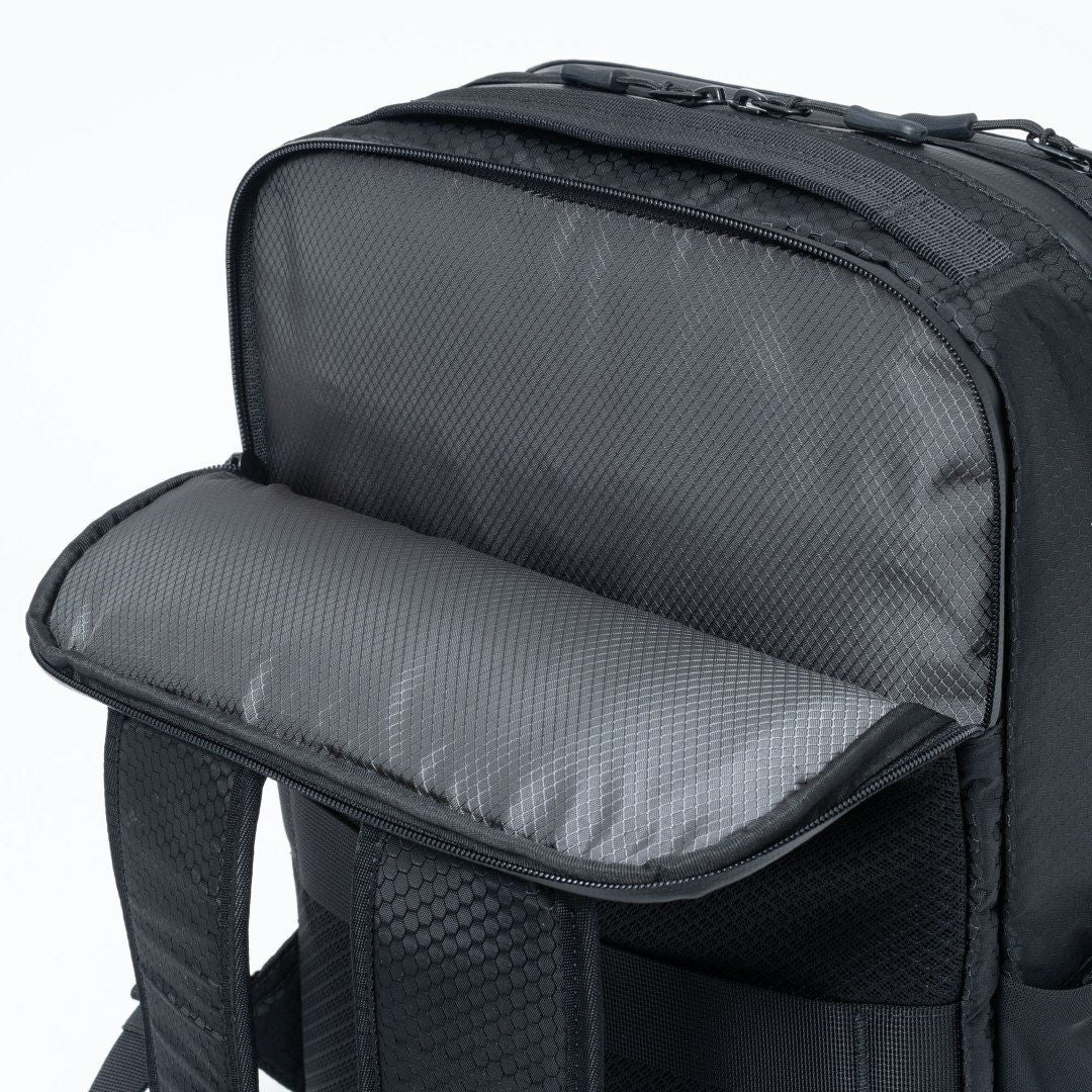 BEAMS DESIGN Watertight バックパック(S)【BMMH5GR3】 ブラック