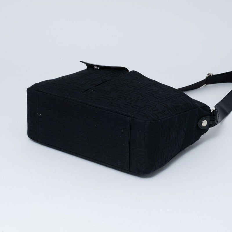 U by ungaroルイ ショルダー(L) ブラック