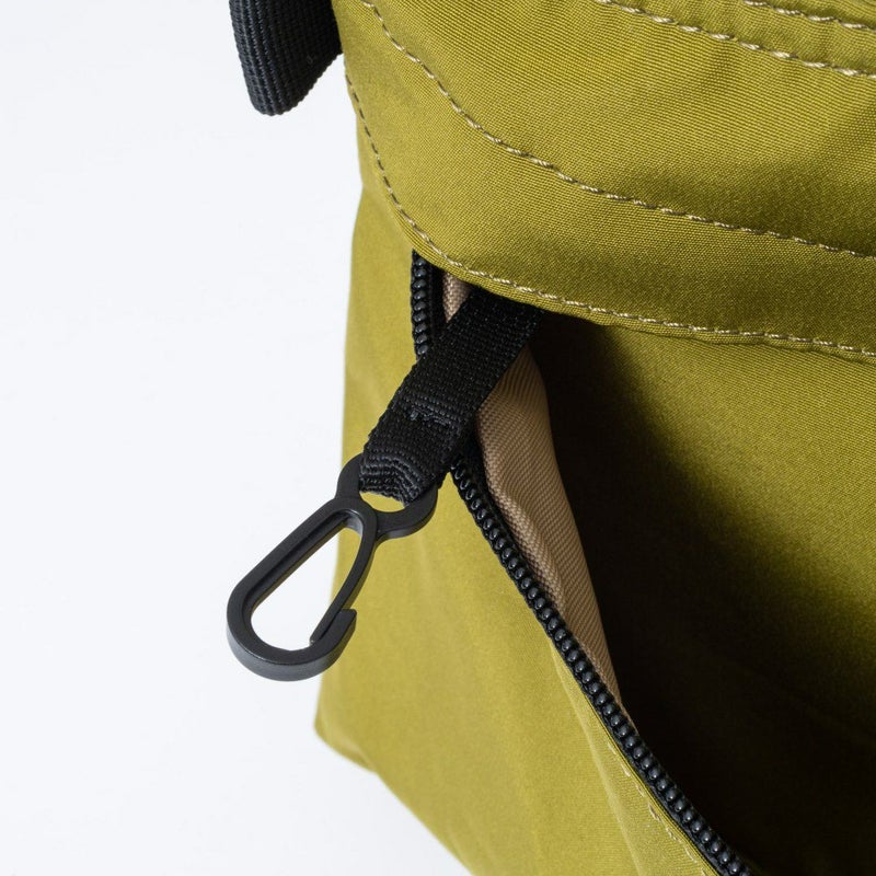 BEAMS DESIGN Diagonal サコッシュ【BMMH5ES1】 オリーブ