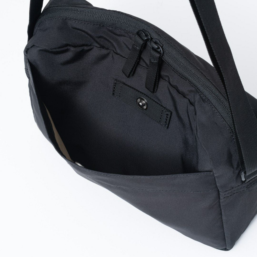 BEAMS DESIGN Diagonal ショルダー【BMMH5ES3】 ブラック