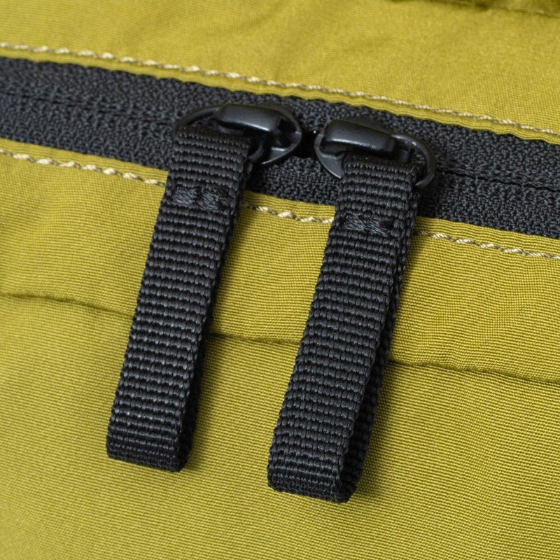 BEAMS DESIGN Diagonal 縦型ボディバッグ【BMMH5ES4】 オリーブ