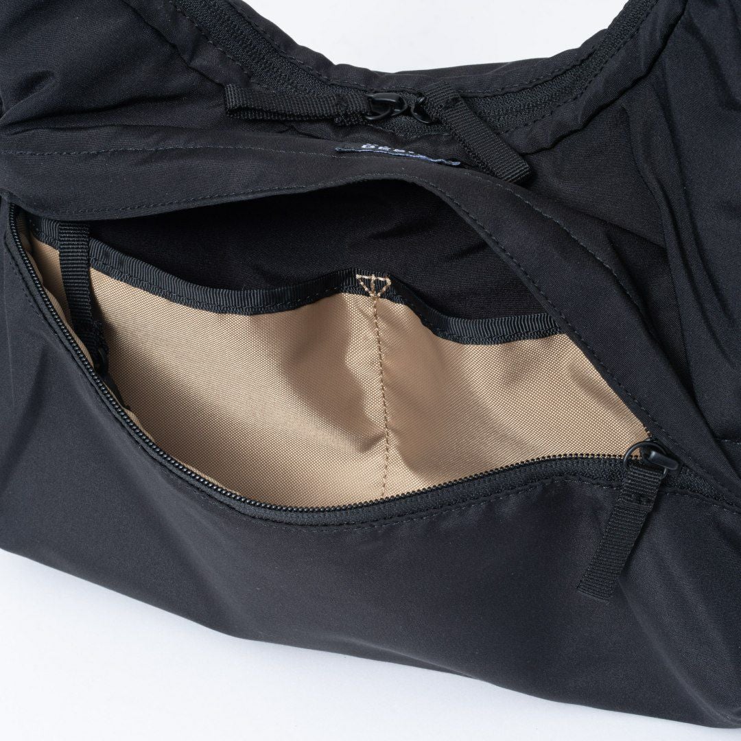 BEAMS DESIGN Diagonal ショルダー(M)【BMMH5ES5】 ブラック