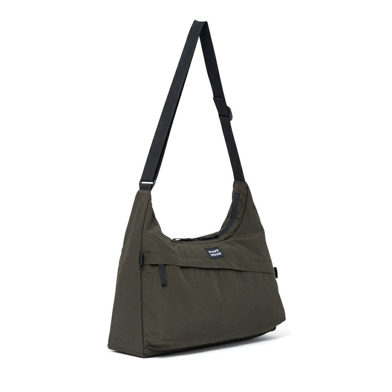 BEAMS DESIGN Diagonal ショルダー(L)【BMMH5ES6】 カーキ