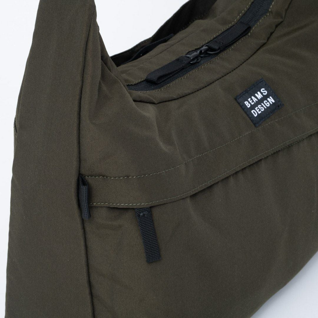 BEAMS DESIGN Diagonal ショルダー(L)【BMMH5ES6】 カーキ