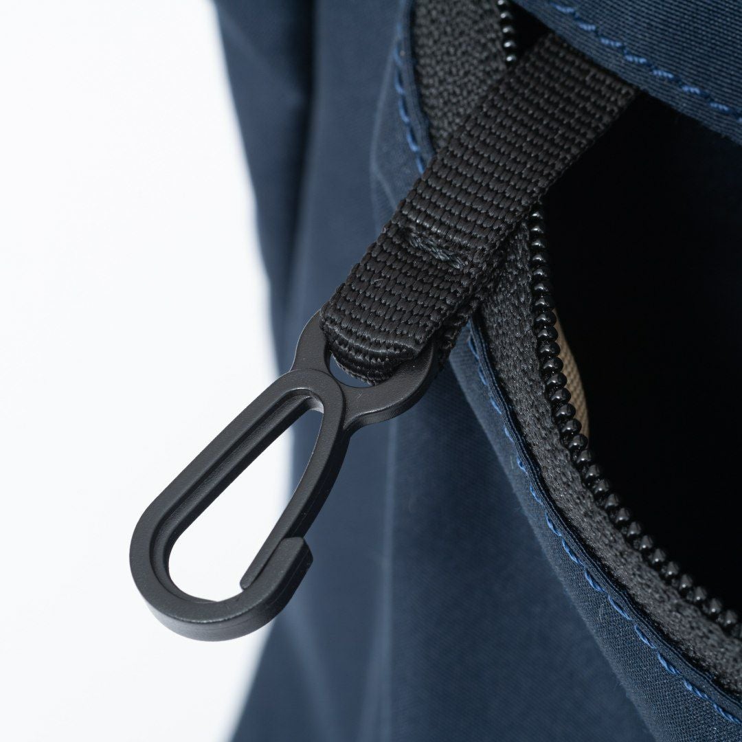 BEAMS DESIGN Diagonal 2WAYミニトート【BMMH5ET1】 ネイビー