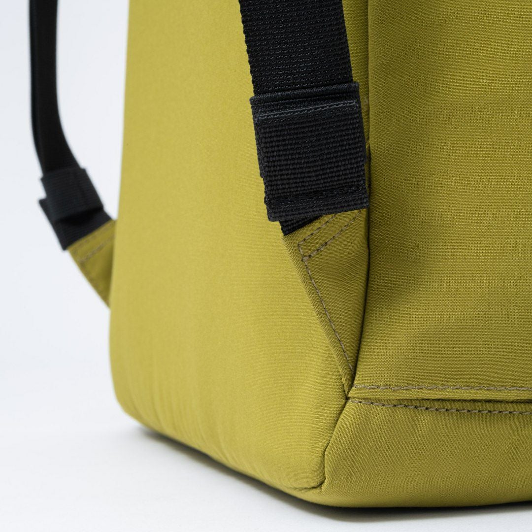 BEAMS DESIGN Diagonal バックパック【BMMH5ER1】 オリーブ