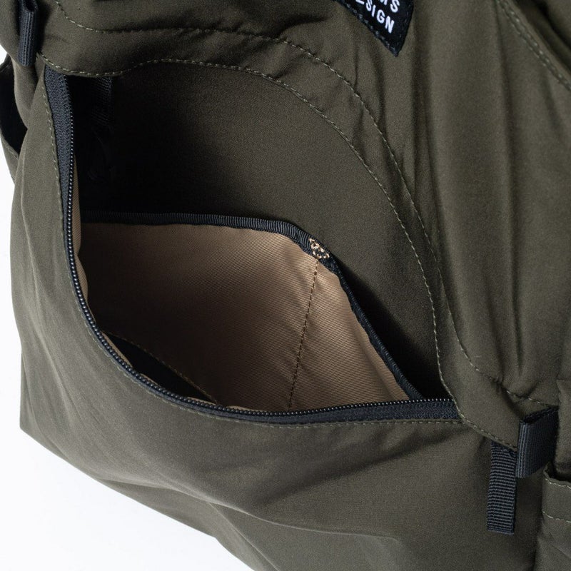 BEAMS DESIGN Diagonal 2WAYバックパック【BMMH5ER2】 カーキ