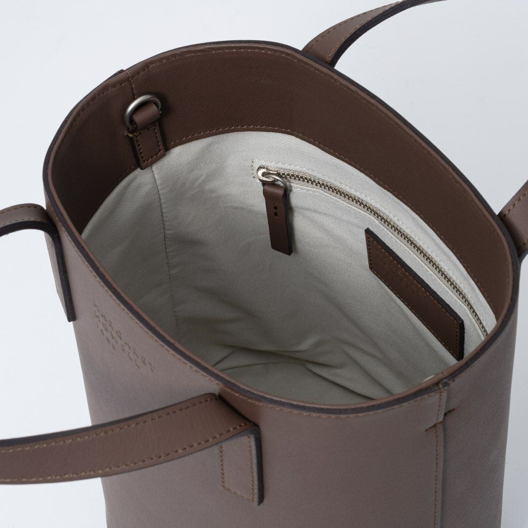 【新品】 マーガレットハウエルアイデア アルマック 2WAYトート モカ MARGARET HOWELL idea（マーガレット ハウエル アイデア） 【正規販売