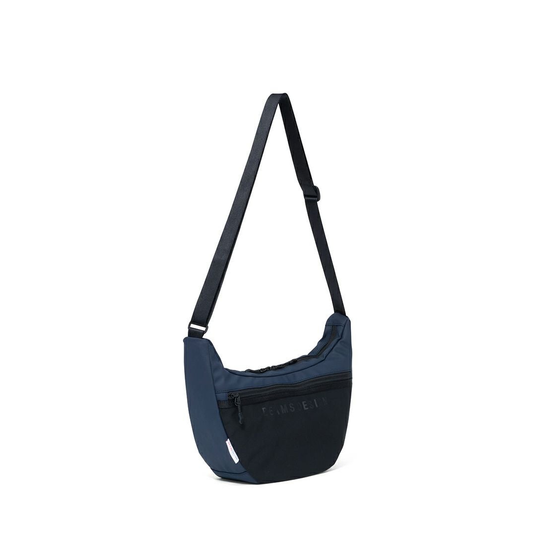 BEAMS DESIGN ELASTIC MESH ショルダーバッグ【BMMH0BSC】 ネイビー