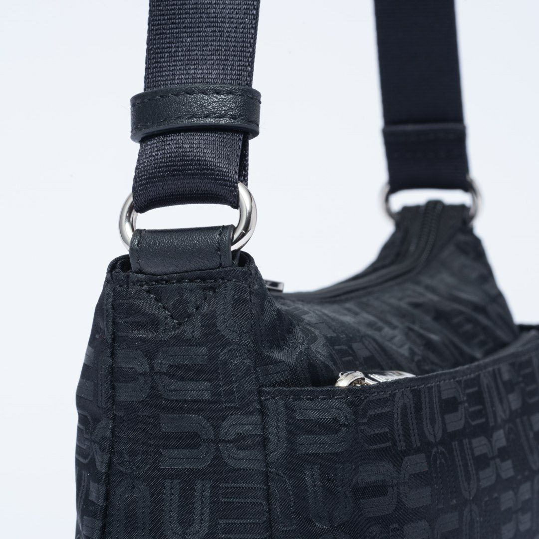 U by ungaro フランシーヌ ポシェット ブラック×ブラック