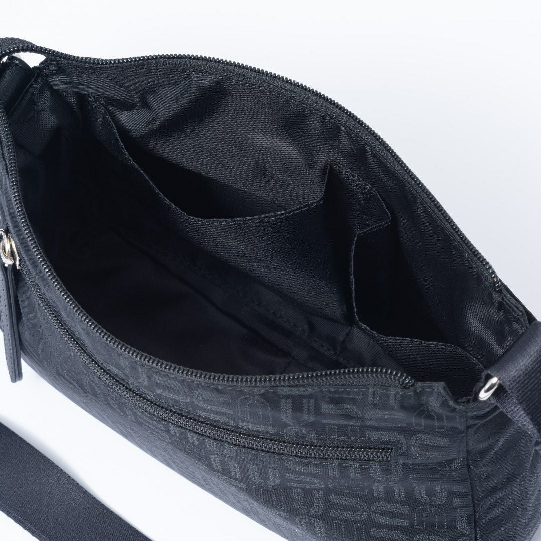 U by ungaro フランシーヌ ポシェット ブラック×ブラック