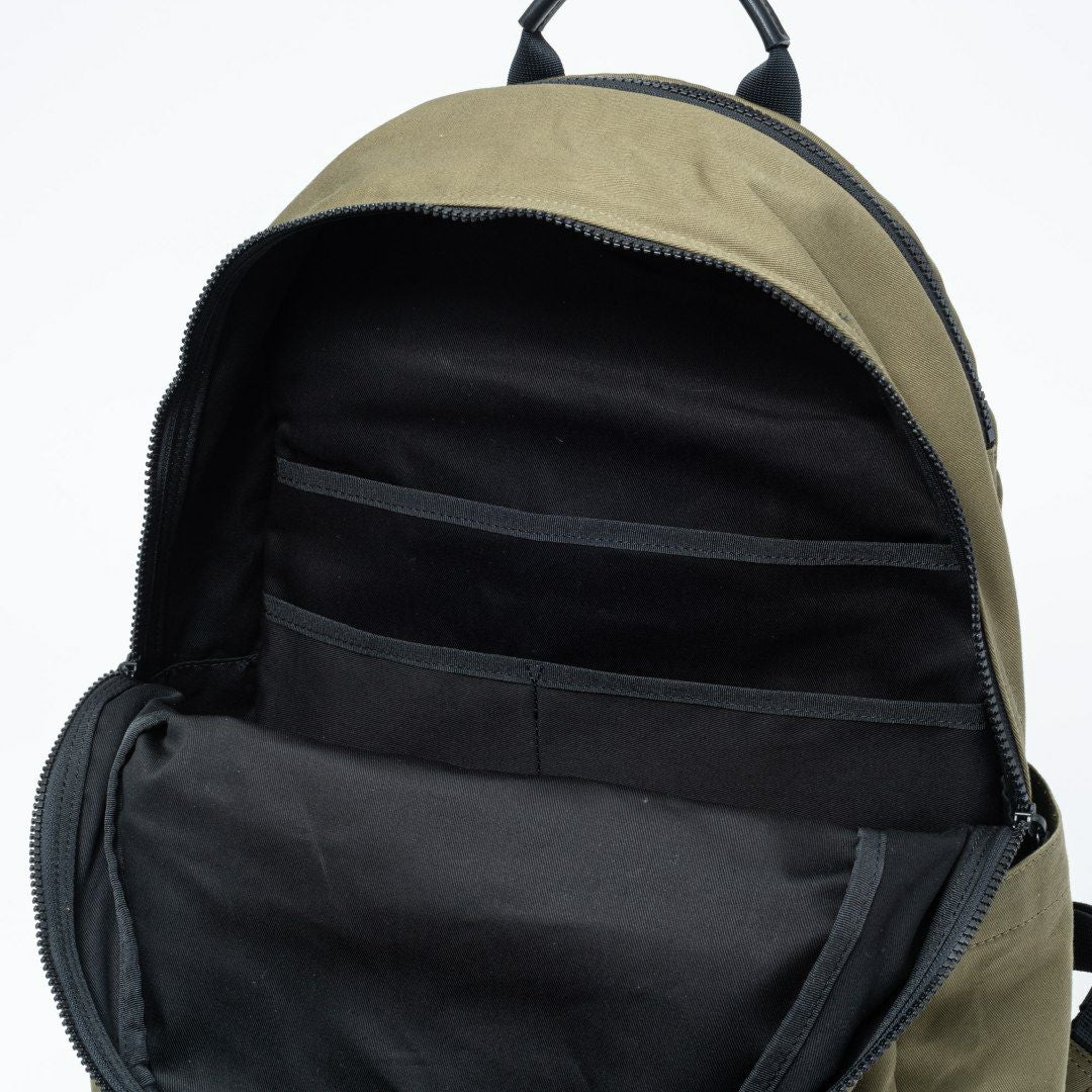 MARGARET HOWELL idea Weather proof バックパック カーキ