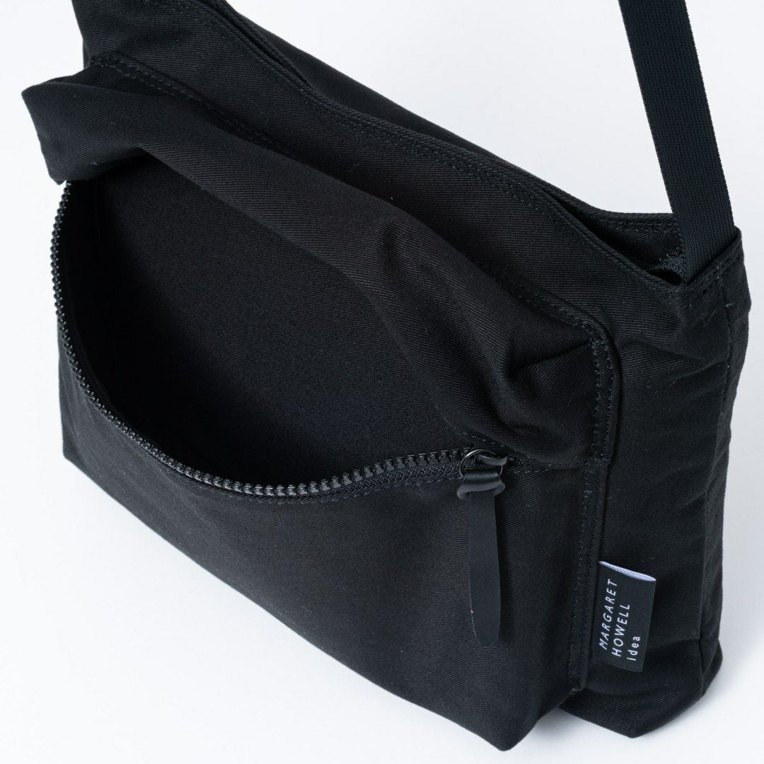 MARGARET HOWELL idea Weather proof サコッシュ ブラック