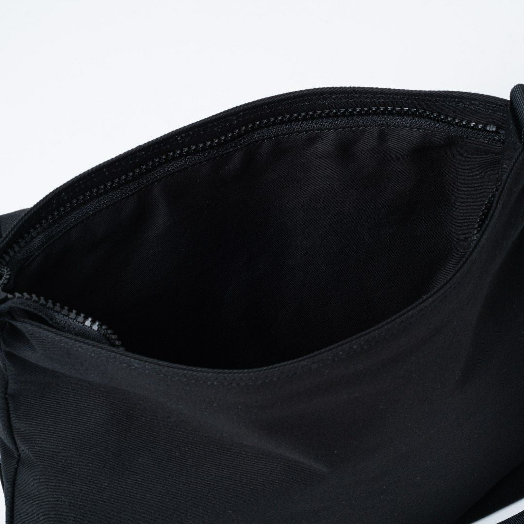 MARGARET HOWELL idea Weather proof サコッシュ ブラック