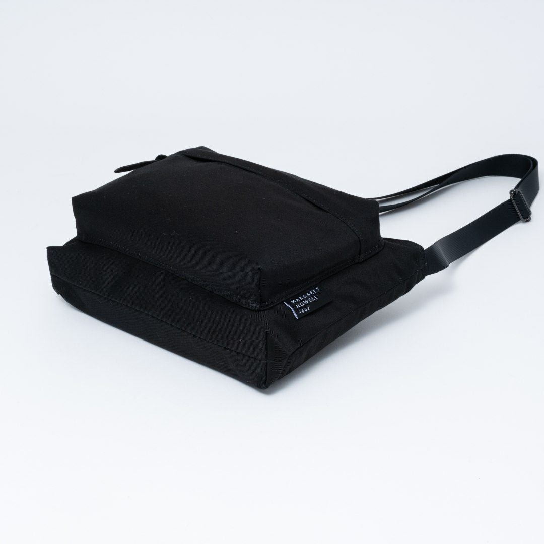 MARGARET HOWELL idea Weather proof サコッシュ ブラック