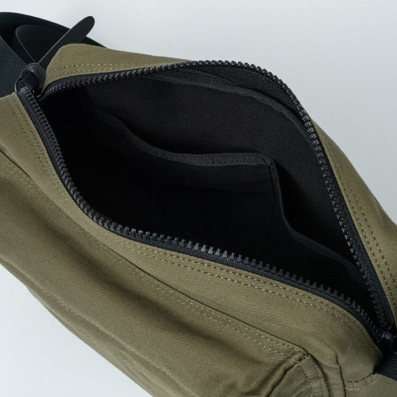 MARGARET HOWELL idea Weather proof ショルダー(S) カーキ